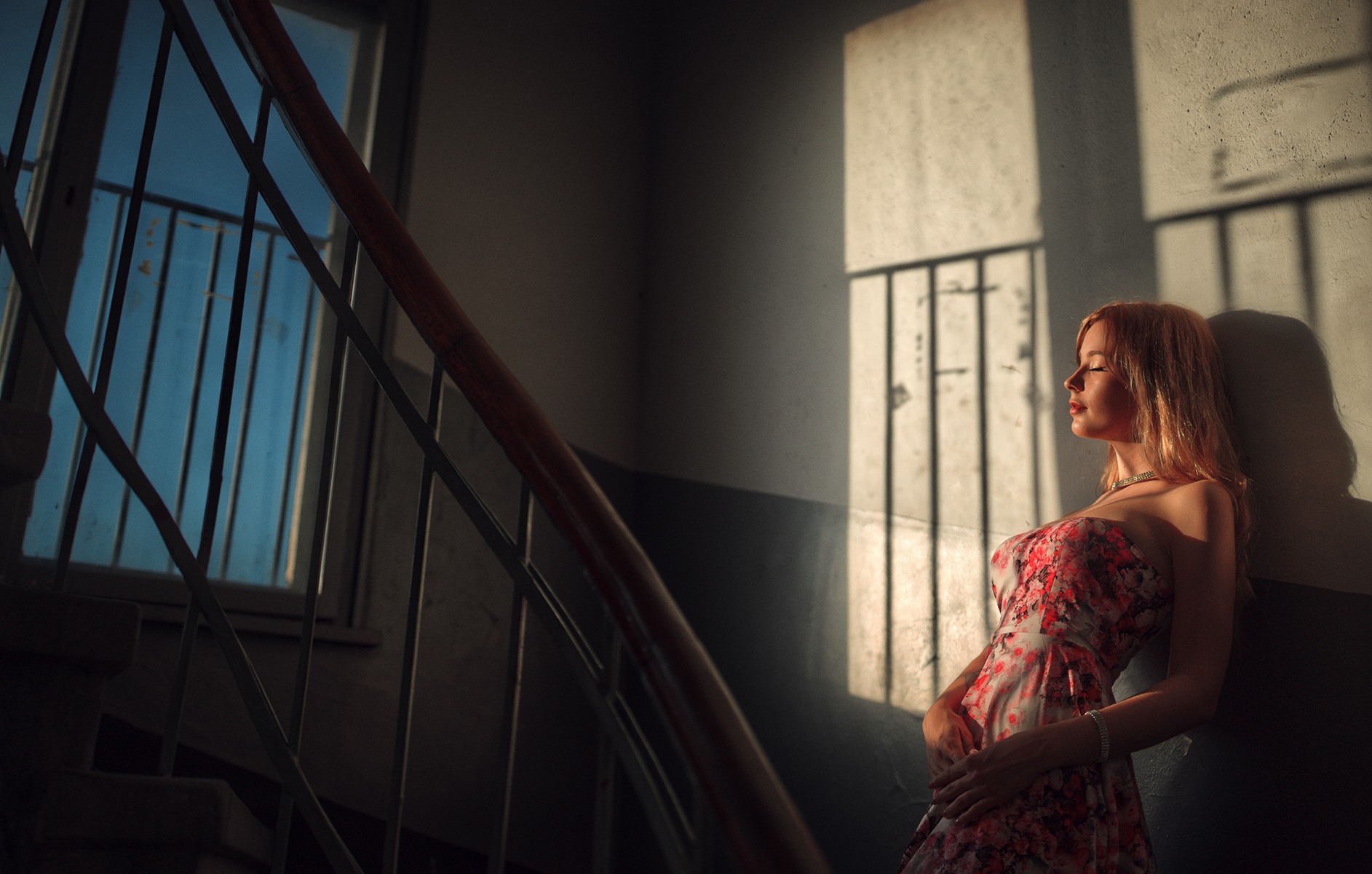 Sunset window 01 2048px